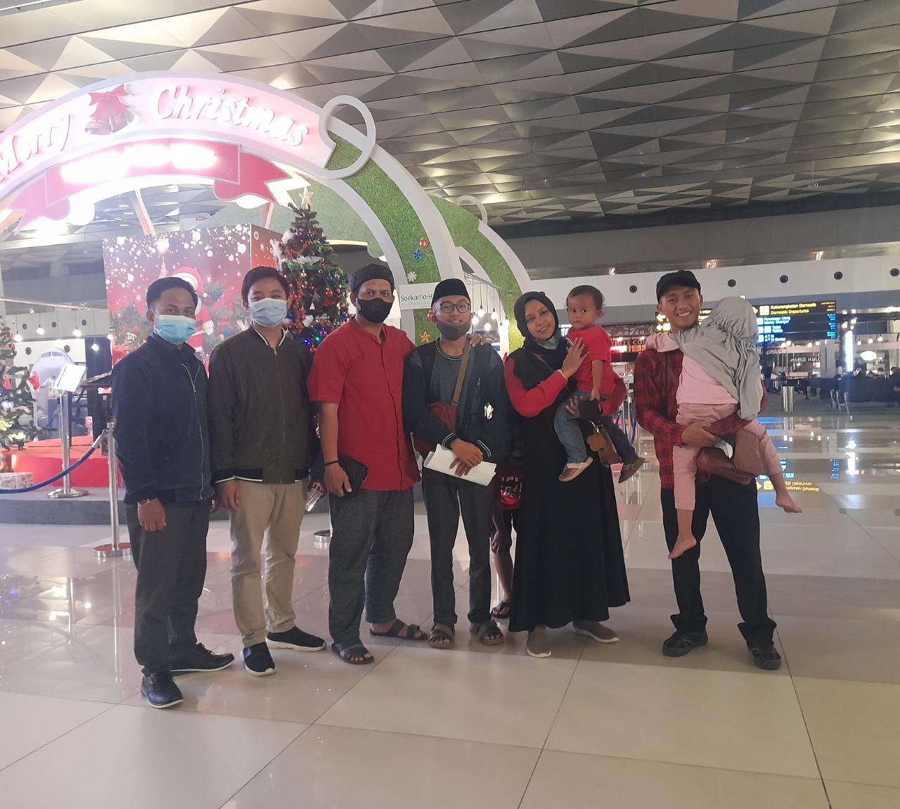Mengawali Awal Tahun 2022, 2 Alumni Berangkat Kuliah Ke Luar Negeri