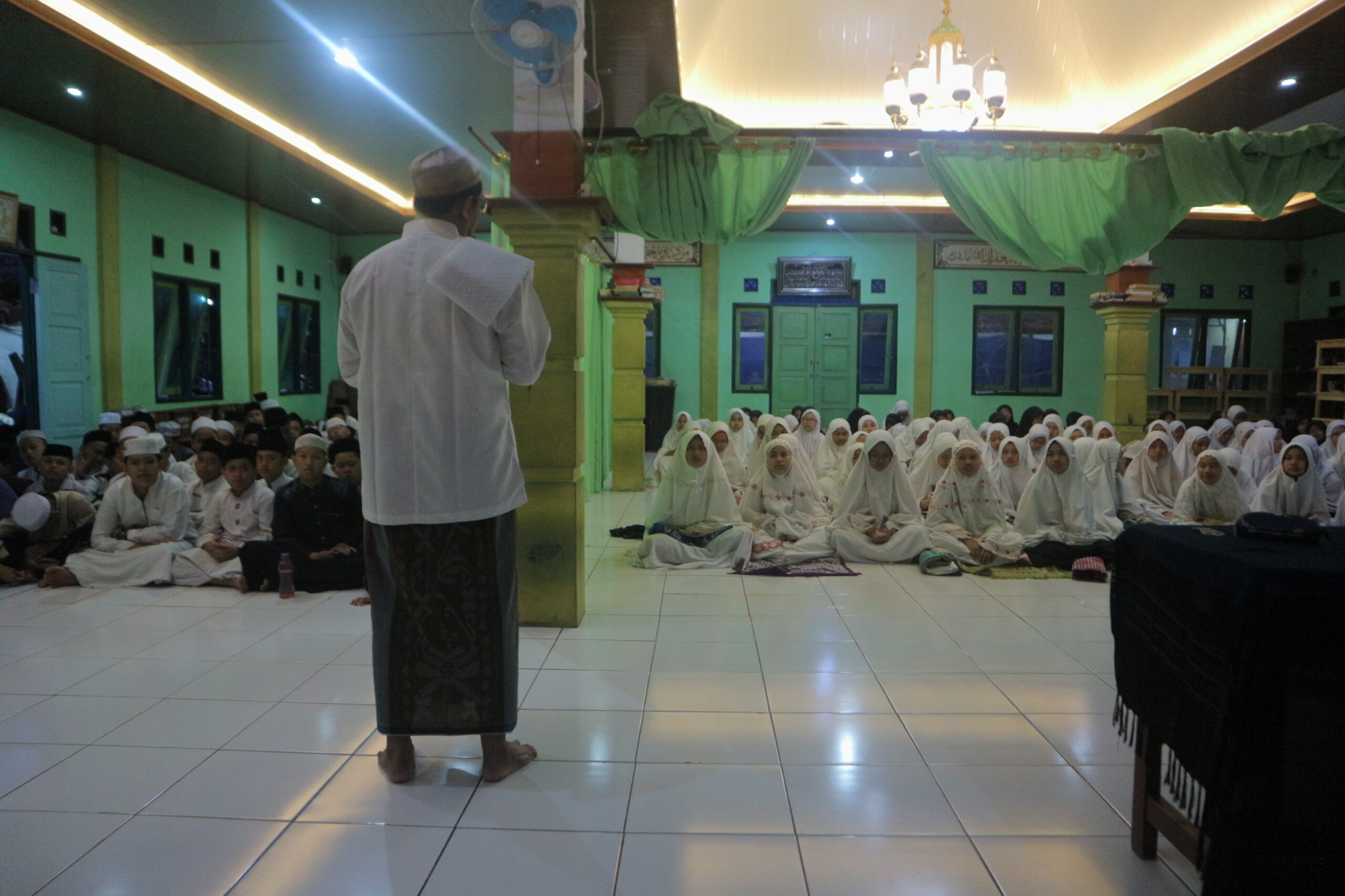 Kuliah Etiket