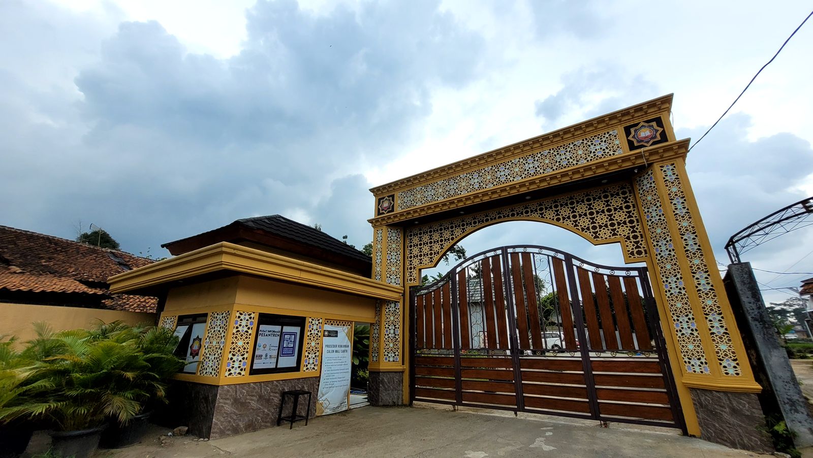 Gerbang Pesantren
