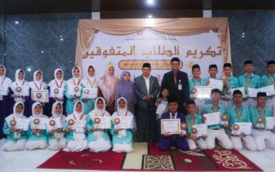 Menanam Cinta Ilmu, Menguatkan Jamaah: Penganugerahan Santri Berprestasi Tahfizh Al-Qur’an Daarul ‘Uluum Lido